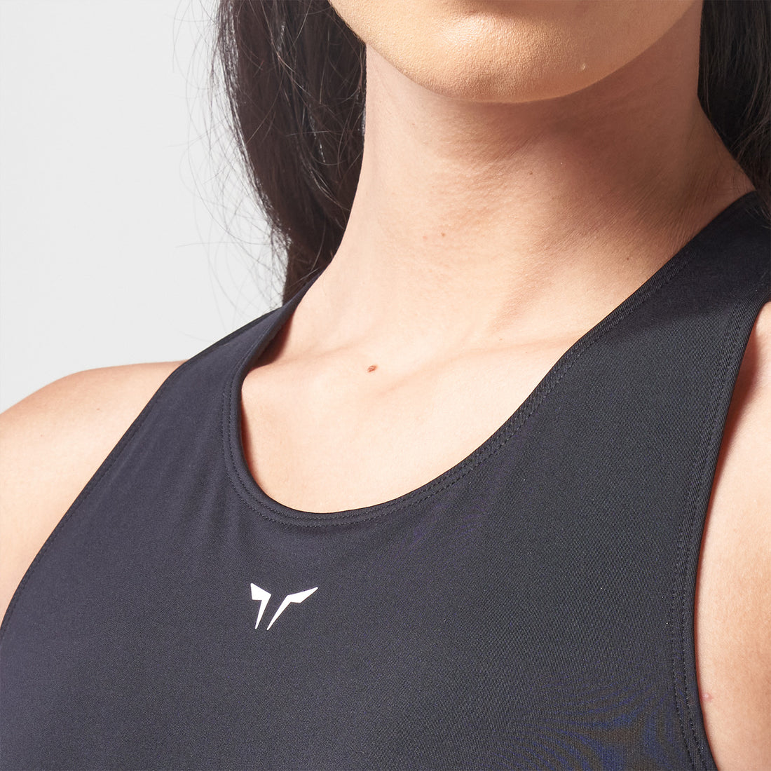ESSENTIAL HIGH IMPACT BRA - BLACK